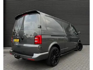 Foto 15 van Volkswagen Transporter 2.0 TDI L2H2| 180PK|CAMERA| CARPLAY| SENSOREN| TREKHAAK|
