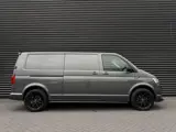 Foto 23 van Volkswagen Transporter 2.0 TDI L2H2| 180PK|CAMERA| CARPLAY| SENSOREN| TREKHAAK|