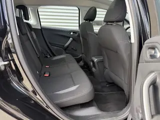 Foto 19 van Peugeot 2008 1.2 PureTech Blue Lion 2e Eigenaar|Pano|Carplay|Airco|Cruise|Trekhaak|PDC|Elek ramen|D-