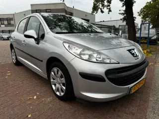 Peugeot 207 1.4 VTi 5deurs X-line Airco APK 09-2027..