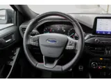 Foto 22 van Ford Focus Wagon 1.0 EcoBoost Titanium Business - ST-Line - Automaat - Camera - Trekhaak - Stuurverw