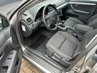 Foto 9 van Audi A4 Limousine 1.6