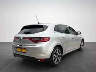 Foto 14 van Renault Mégane 1.2 TCe Bose|Dode-Hoek|Head-Up|Massage|Camera