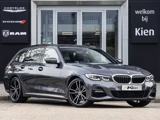 BMW 3-serie Touring 320i High Executive Edition | Pano | Luxe Lederen Bekleding | Stoelverwarming | 