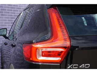 Foto 20 van Volvo XC40 Recharge P8 AWD R-Design | Trekhaak | Adaptieve cruise control | vierwiel aandrijving | G