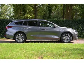 Foto 19 van Ford Focus Wagon 1.0 EcoBoost Hybrid ST Line Navi/Led/Pdc/Ecc/Trekhaak/Achteruitrijcamera/Privacy-Gl