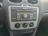 Foto 26 van Ford Focus Wagon 1.6-16V Futura Airco
