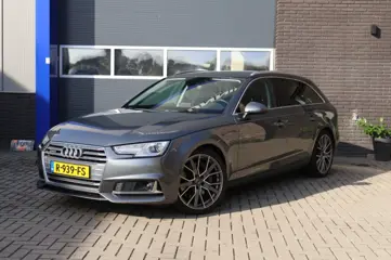 Foto 11 van AUDI A4  AVANT 45 TDI QUATTRO