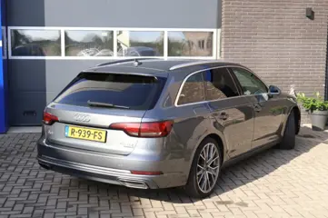 Foto 16 van AUDI A4  AVANT 45 TDI QUATTRO
