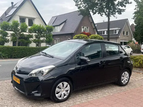 Toyota Yaris 1.5 Full Hybrid Aspiration dealeronderhouden NAP.