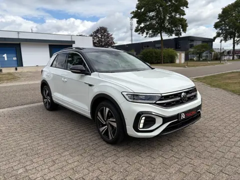 VOLKSWAGEN T-ROC 1.5 TSI R-Line Pano Camera Adaptive Cruise