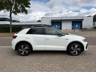 Foto 17 van VOLKSWAGEN T-ROC 1.5 TSI R-Line Pano Camera Adaptive Cruise