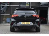 Foto 26 van Volkswagen T-Roc 2.0 TSI 4Motion R Pano Akra Lane Camera ACC Trekhaak