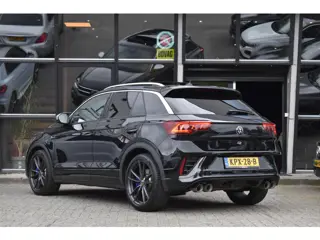Foto 17 van Volkswagen T-Roc 2.0 TSI 4Motion R Pano Akra Lane Camera ACC Trekhaak