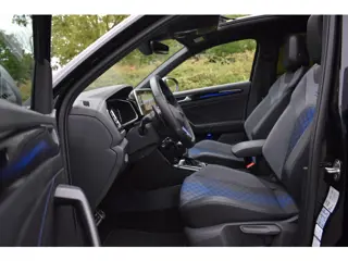 Foto 19 van Volkswagen T-Roc 2.0 TSI 4Motion R Pano Akra Lane Camera ACC Trekhaak