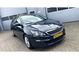 Foto 12 van Peugeot 308 SW 1.2 PureTech Blue Lease-Navi-Clima-Cruise-APK