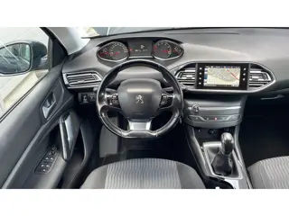 Foto 19 van Peugeot 308 SW 1.2 PureTech Blue Lease-Navi-Clima-Cruise-APK
