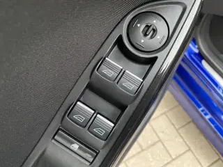 Foto 12 van Ford Focus Wagon 1.5 Titanium NIEUWSTAAT NAVI CRUISE KEYLESS CAMERA PDC CLIMA