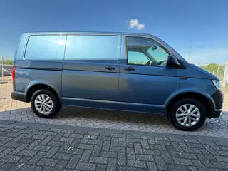 Foto 17 van Volkswagen Transporter 2.0 TDI Highline AIRCO Leer Navi Pdc Camera 2x schuifdeuren