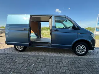 Foto 16 van Volkswagen Transporter 2.0 TDI Highline AIRCO Leer Navi Pdc Camera 2x schuifdeuren