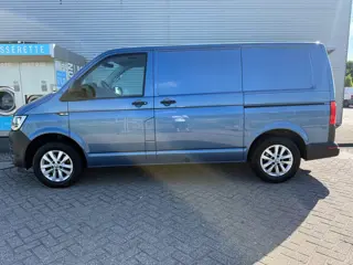 Foto 15 van Volkswagen Transporter 2.0 TDI Highline AIRCO Leer Navi Pdc Camera 2x schuifdeuren