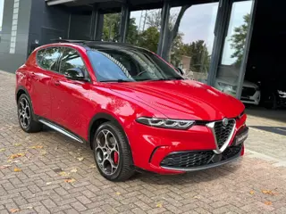 Alfa Romeo Tonale 1.5T Hybrid Ti|Pano|Nav|Alfa Rood|Trekhaak|1e Eigenaar|Nieuwstaat