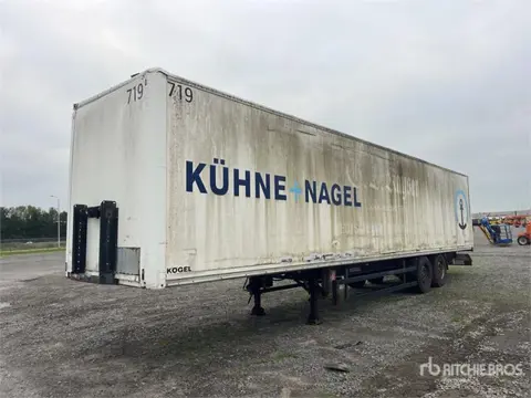 Kögel T/A Curtain Side Trailer