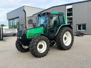 Valtra Valmet 6100 met werk! (bj 1998)