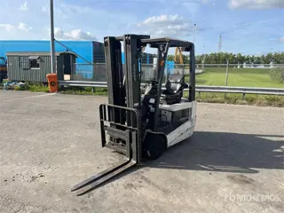 Nissan 1N1L15Q 1300 kg Forklift (Inoperable) (bj 2010)