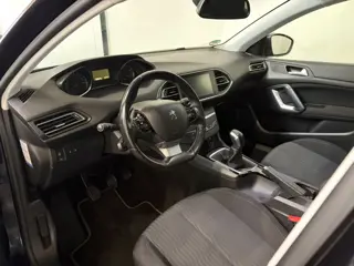 Foto 17 van Peugeot 308 SW 1.2 PureTech Blue Lease Executive (bj 2015)