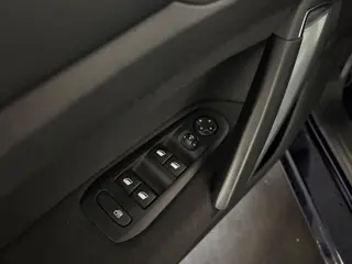 Foto 16 van Peugeot 308 SW 1.2 PureTech Blue Lease Executive (bj 2015)