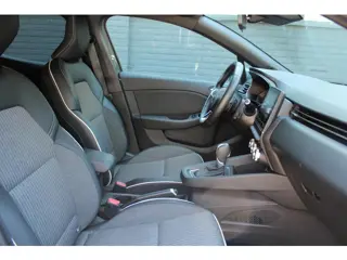 Foto 17 van Renault Clio 1.3 TCe Intens 130 pk EDC AUTOMAAT, Winterpakket