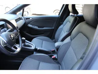 Foto 13 van Renault Clio 1.3 TCe Intens 130 pk EDC AUTOMAAT, Winterpakket