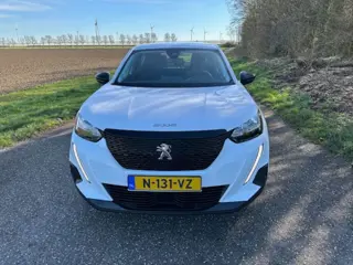Foto 18 van Peugeot 2008 1.2 PureTech Active Navigatie Pdc Enz