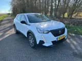 Foto 27 van Peugeot 2008 1.2 PureTech Active Navigatie Pdc Enz