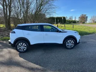 Foto 16 van Peugeot 2008 1.2 PureTech Active Navigatie Pdc Enz
