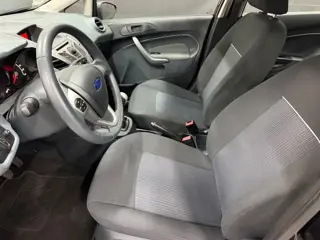 Foto 17 van Ford Fiesta 1.25 Limited Nap/Airco/5Drs/APK 10-2027!