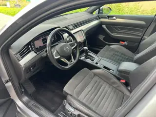 Volkswagen Passat Variant 1.5 TSI R-Line Business Pano/360 Camera Adaprtieve cc Enz