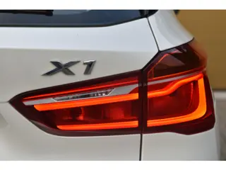 Foto 15 van BMW X1 sDrive20i * Trekhaak * LED * Leder * Stoelverwarming * 18''LM *