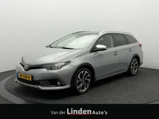 Toyota Auris 1.8 Hybrid Comfort | Fabrieksgarantie | Panoramadak | Trekhaak | Navigatie | Camera