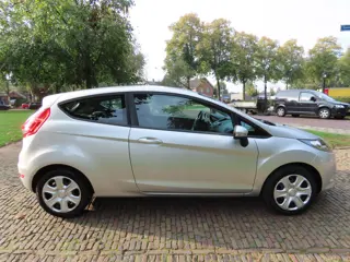 Foto 19 van Ford Fiesta 1.25 Limited Airco Stuurbekrachtiging