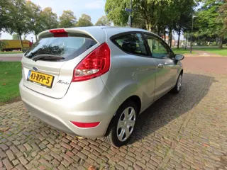Foto 16 van Ford Fiesta 1.25 Limited Airco Stuurbekrachtiging