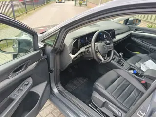 Foto 16 van Volkswagen Golf Variant 1.0 TSI Life | Airco | Leer | Adaptieve cruis controle | Getint glas | BTW |