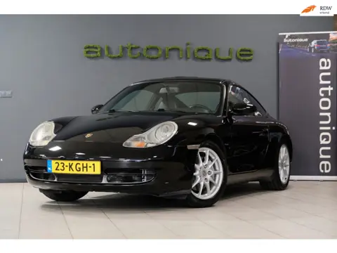 Porsche 911 (996) 3.4 Coupé Carrera 4 - manual