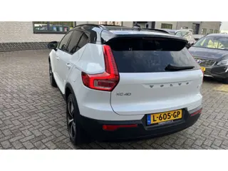 Foto 18 van Volvo XC40 Recharge P8 AWD R-Design | Warmtepomp | Lounge Pack (audio installatie premium, elektrisc