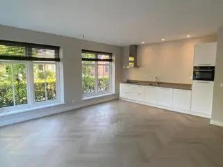 Woning aan de Raadhuisstraat te Landsmeer
