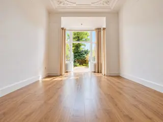 Woning aan de Laan van Meerdervoort te Den Haag