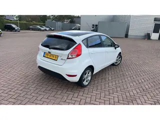 Foto 13 van Ford Fiesta 1.0 White Edition 1e Eigenaar, Origineel Nederlands, Lichtmetalen Velgen, Airco, Radio,
