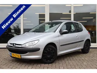 Peugeot 206 1.4 X-line, Automaat, Carplay, NAVI, Elek. Ramen, Prijs Is Rijklaar Inclusief Nieuwe APK