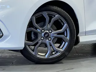 Foto 20 van Ford Fiesta 1.0 EcoBoost ST-Line | Navigatie/Android/Apple Carplay | LM Velgen 17" | Cruise Control